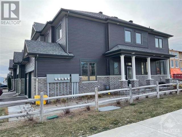 229 Shinny Avenue, Townhouse with 3 bedrooms, 3 bathrooms and 4 parking in Ottawa ON | Image 2