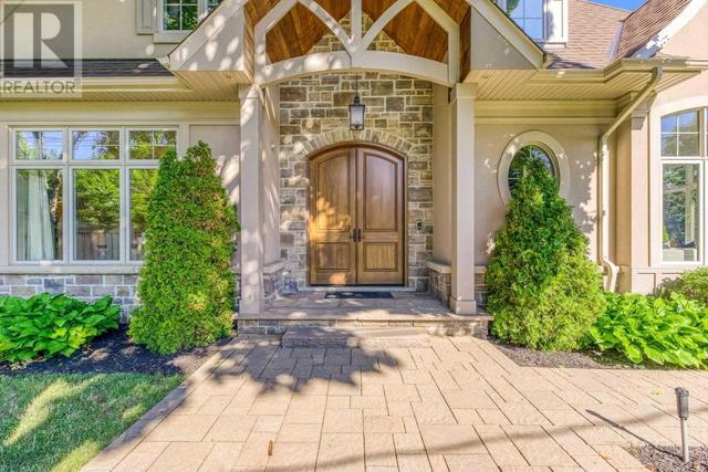 210 Eastcourt Rd, House detached with 4 bedrooms, 5 bathrooms and 11 parking in Oakville ON | Card Image