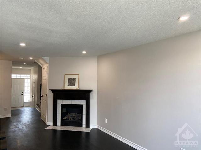 16 Santa Cruz Private, Townhouse with 4 bedrooms, 3 bathrooms and 2 parking in Ottawa ON | Image 8