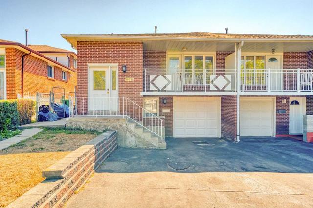 888 Blairholm Ave, House semidetached with 4 bedrooms, 3 bathrooms and 4 parking in Mississauga ON | Image 1