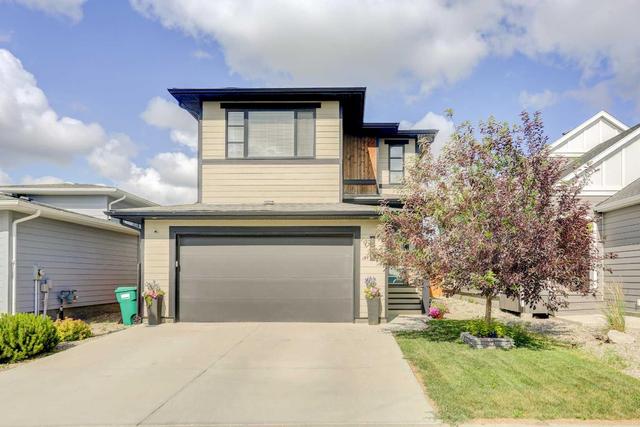 469 Devonia Way W, House detached with 4 bedrooms, 2 bathrooms and 2 parking in Lethbridge AB | Image 1