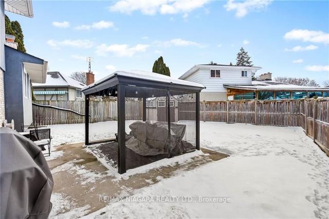 49 Royal Oak Dr, House detached with 3 bedrooms, 3 bathrooms and 6 parking in St. Catharines ON | Image 31