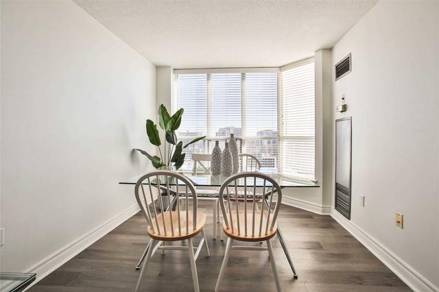1401 - 21 Overlea Blvd, Condo with 1 bedrooms, 1 bathrooms and 1 parking in Toronto ON | Image 2