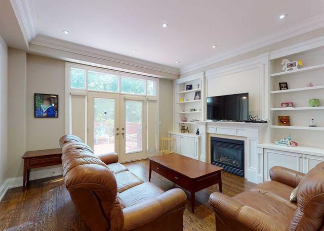 81 Stormont Ave, House detached with 5 bedrooms, 5 bathrooms and 4 parking in Toronto ON | Image 6