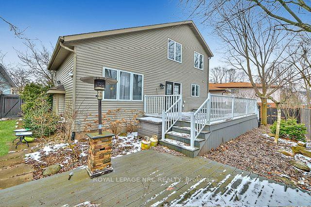8605 Bell Cres, House detached with 3 bedrooms, 3 bathrooms and 4 parking in Niagara Falls ON | Image 12