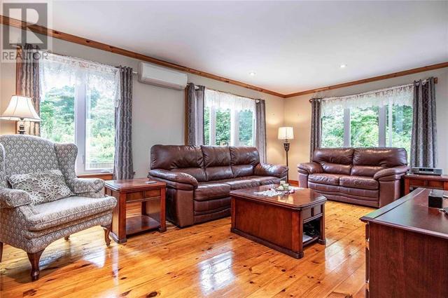 271 Three Island Pond Road, House detached with 2 bedrooms, 1 bathrooms and null parking in Paradise NL | Image 6