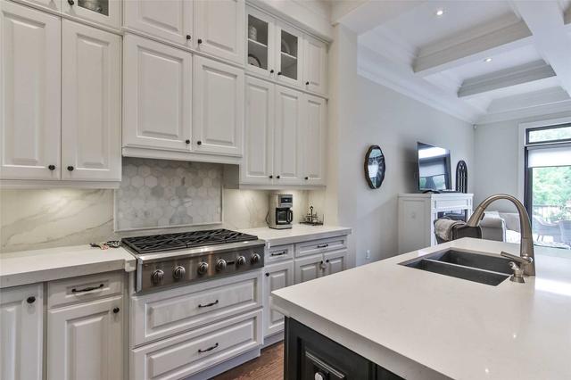 16b Chauncey Ave, House detached with 4 bedrooms, 4 bathrooms and 4 parking in Toronto ON | Image 7