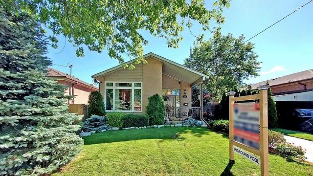 11 Wagner Dr, House detached with 3 bedrooms, 2 bathrooms and 3 parking in Toronto ON | Image 12