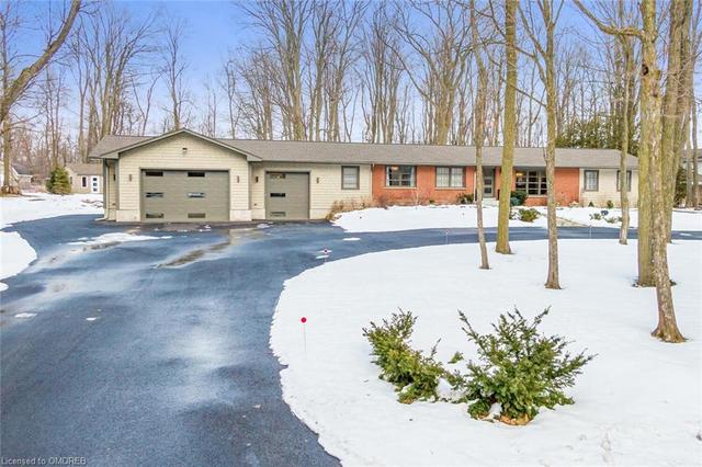 11795 Sixth Line, House detached with 3 bedrooms, 2 bathrooms and 26 parking in Halton Hills ON | Image 1