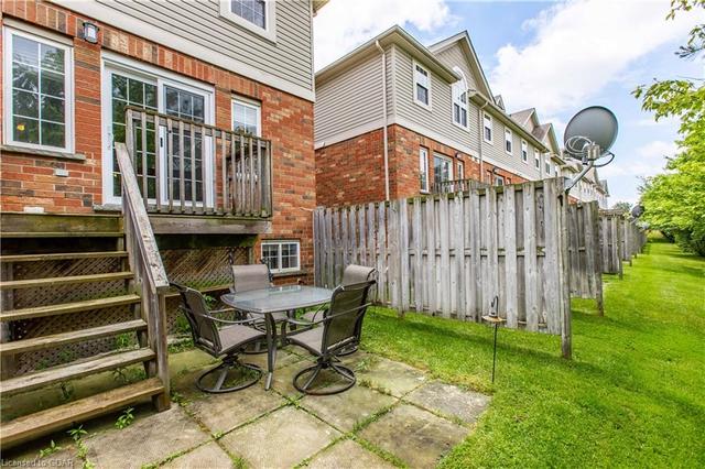 11 - 124 Gosling Gardens, House attached with 3 bedrooms, 2 bathrooms and 2 parking in Guelph ON | Image 43