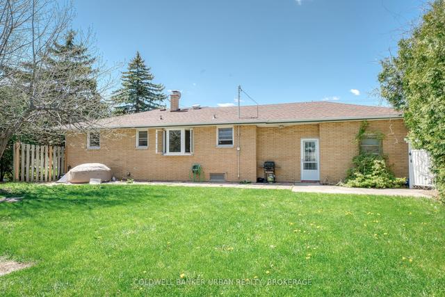 7897 Howard Ave, House detached with 3 bedrooms, 1 bathrooms and 7 parking in Amherstburg ON | Image 26