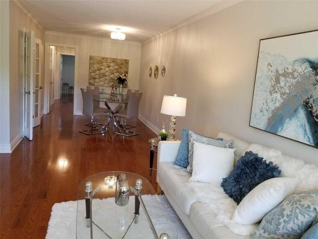 118 Bestview Dr, House semidetached with 3 bedrooms, 2 bathrooms and 2 parking in Toronto ON | Image 4