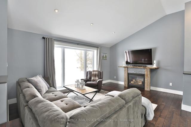 576 Parkside Dr, House detached with 2 bedrooms, 2 bathrooms and 8 parking in Hamilton ON | Image 29