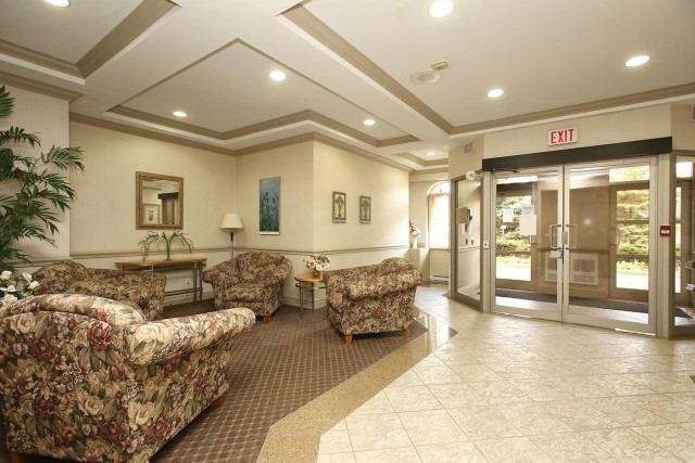 107 - 3 Dayspring Circ, Condo with 2 bedrooms, 1 bathrooms and 1 parking in Brampton ON | Image 13