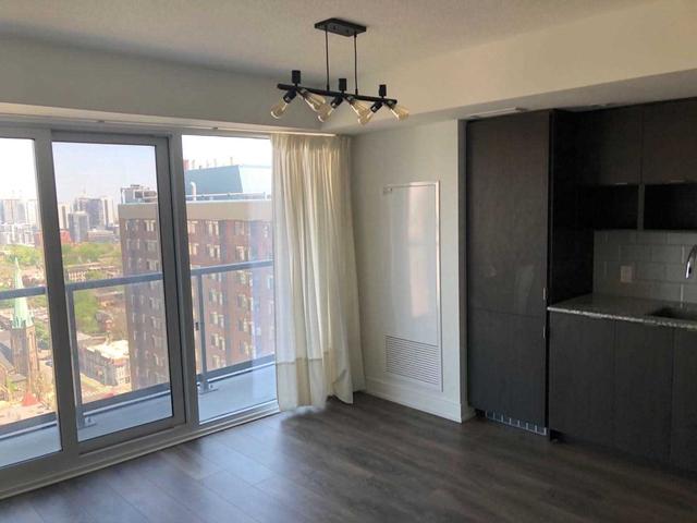 2006 - 89 Mcgill St, Condo with 1 bedrooms, 1 bathrooms and 0 parking in Toronto ON | Image 2