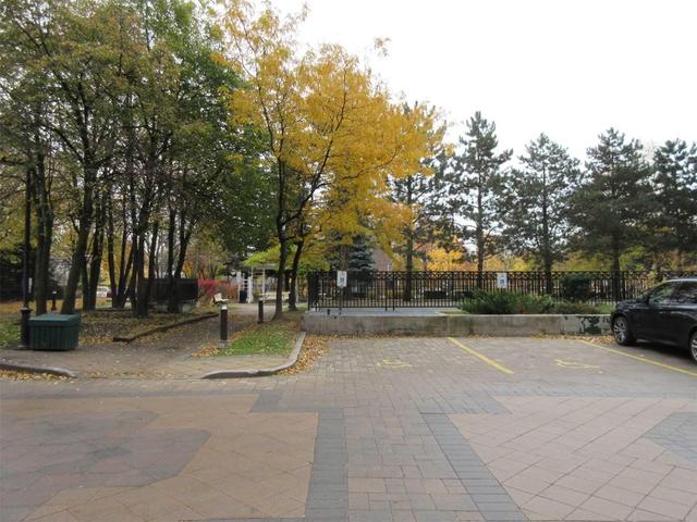 408 - 18 Hillcrest Ave, Condo with 2 bedrooms, 2 bathrooms and 1 parking in Toronto ON | Image 6
