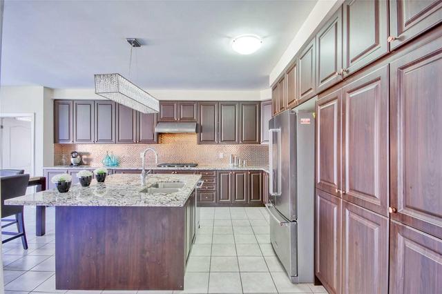5 Dopp Cres, House detached with 5 bedrooms, 4 bathrooms and 6 parking in Brampton ON | Image 13
