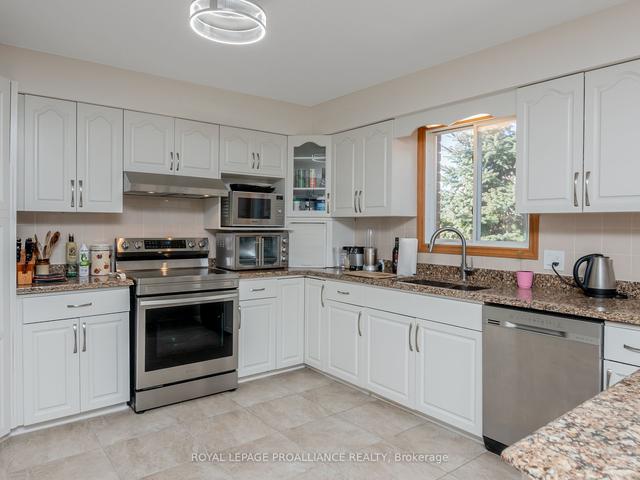 542 Rankin Cres, House detached with 4 bedrooms, 4 bathrooms and 5 parking in Kingston ON | Image 6