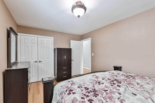 1414 Tyneburn Cres, House semidetached with 3 bedrooms, 2 bathrooms and 5 parking in Mississauga ON | Image 9