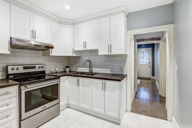 16 Seventeenth St, House detached with 3 bedrooms, 2 bathrooms and 4 parking in Toronto ON | Image 2