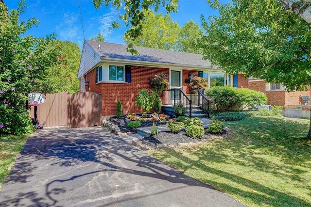 1271 Royal Dr, House detached with 3 bedrooms, 2 bathrooms and 3 parking in Burlington ON | Image 1