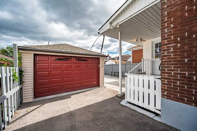 13 Birch Tree Cres, House detached with 3 bedrooms, 3 bathrooms and 4 parking in Toronto ON | Image 10