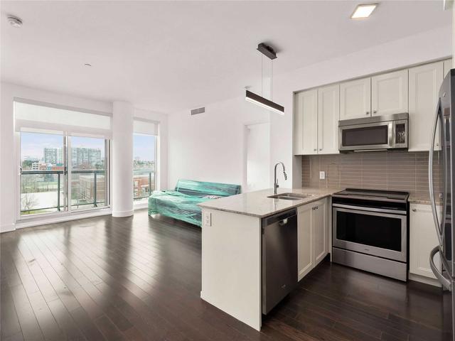 7608 Yonge St, Condo with 2 bedrooms, 2 bathrooms and 2 parking in Vaughan ON | Image 3