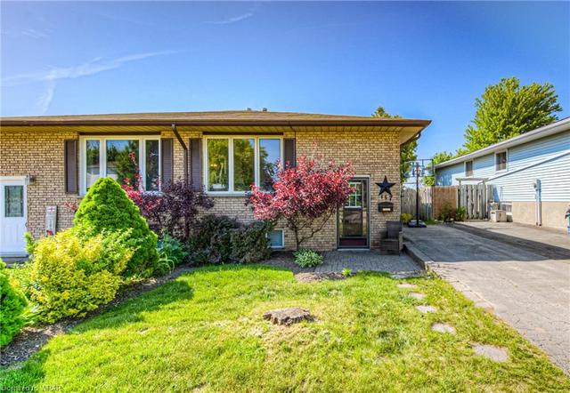 117 Nickolas Crescent, House semidetached with 4 bedrooms, 2 bathrooms and null parking in Cambridge ON | Image 1