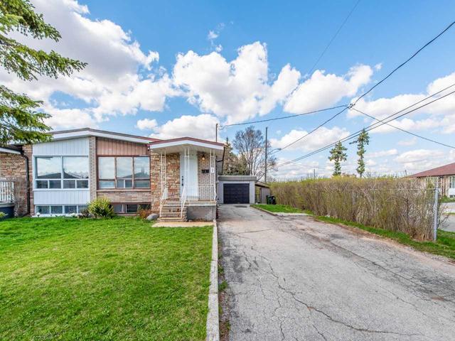 2 Brady Cres, House semidetached with 3 bedrooms, 3 bathrooms and 6 parking in Toronto ON | Image 1
