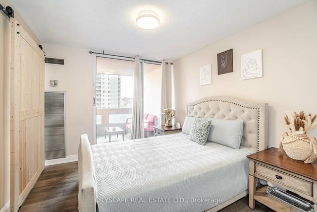 1009 - 3590 Kaneff Cres, Condo with 3 bedrooms, 2 bathrooms and 2 parking in Mississauga ON | Image 13