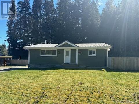 8385 Marlboro Rd, House detached with 3 bedrooms, 2 bathrooms and 4 parking in Port Hardy BC | Card Image
