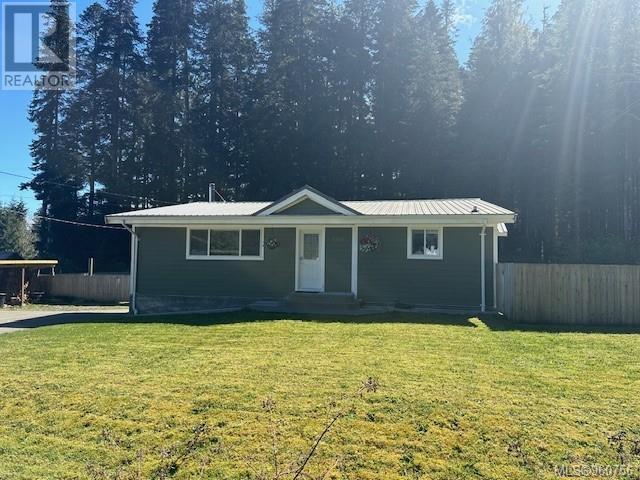 8385 Marlboro Rd, House detached with 3 bedrooms, 2 bathrooms and 4 parking in Port Hardy BC | Image 1
