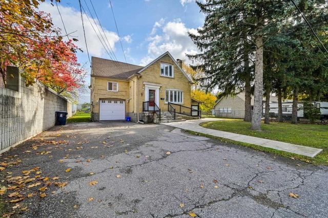 5 Lamont Ave, House detached with 3 bedrooms, 2 bathrooms and 8 parking in Toronto ON | Image 4
