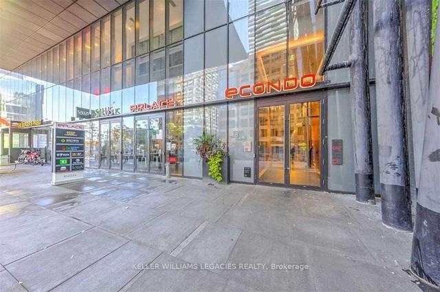 1611 - 8 Eglinton Ave E, Condo with 2 bedrooms, 2 bathrooms and 1 parking in Toronto ON | Image 12