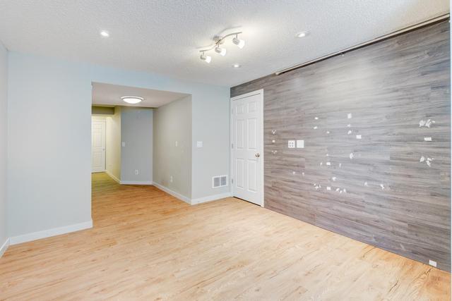 186 Royal Oak Gardens Nw, Home with 3 bedrooms, 1 bathrooms and 2 parking in Calgary AB | Image 21