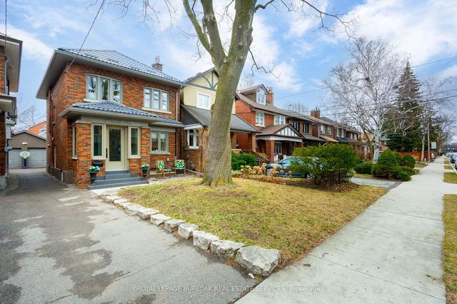 8 Thornhill Ave, House detached with 3 bedrooms, 4 bathrooms and 0 parking in Toronto ON | Image 12