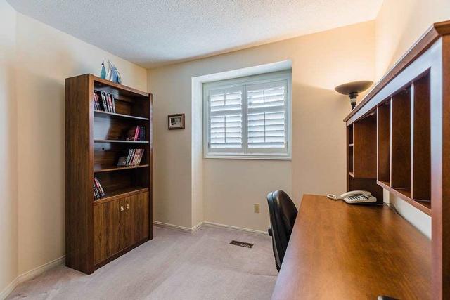 30 - 2215 Cleaver Ave, Townhouse with 3 bedrooms, 3 bathrooms and 3 parking in Burlington ON | Image 11