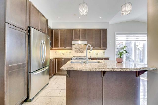 2374 Stone Glen Cres, House semidetached with 3 bedrooms, 4 bathrooms and 4 parking in Oakville ON | Image 39
