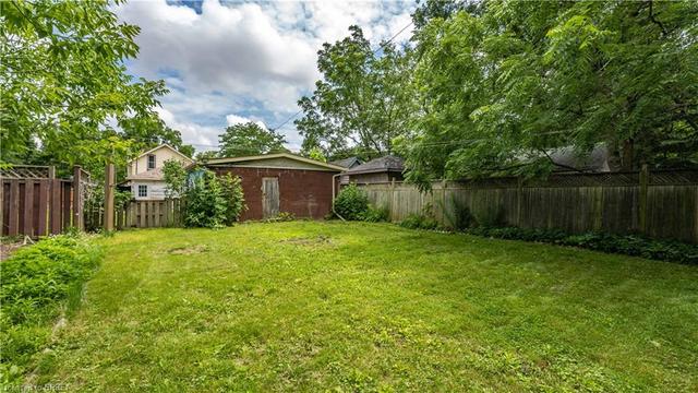 37 Huron Street, House detached with 3 bedrooms, 1 bathrooms and 6 parking in Brantford ON | Image 22