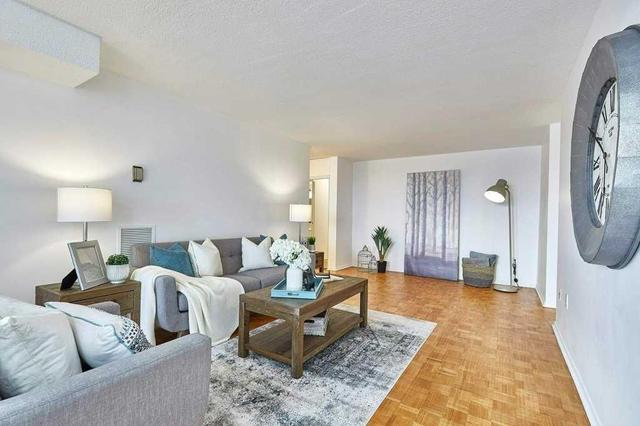 1001 - 150 Neptune Dr, Condo with 3 bedrooms, 2 bathrooms and 1 parking in Toronto ON | Image 7