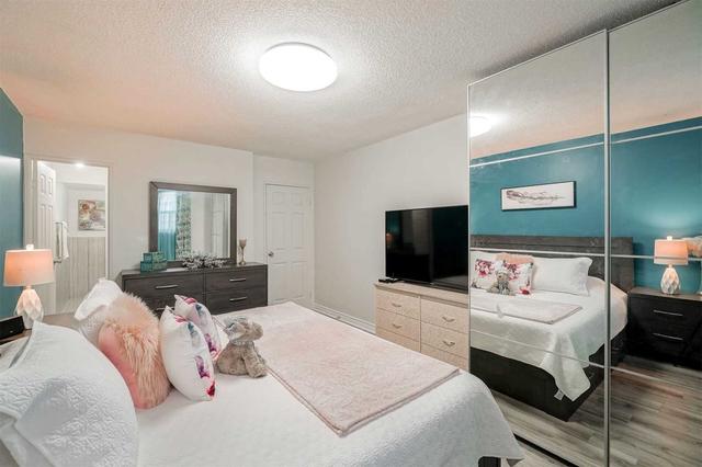 114 - 390 Dixon Rd, Condo with 3 bedrooms, 2 bathrooms and 1 parking in Toronto ON | Image 10