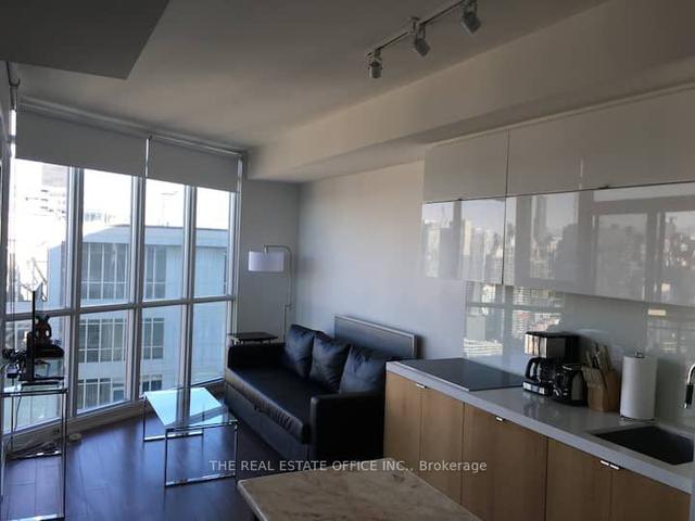 4702 - 21 Iceboat Terr, Condo with 1 bedrooms, 1 bathrooms and 0 parking in Toronto ON | Image 23