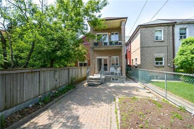 23 Clinton St, House semidetached with 4 bedrooms, 4 bathrooms and 2 parking in Toronto ON | Image 1