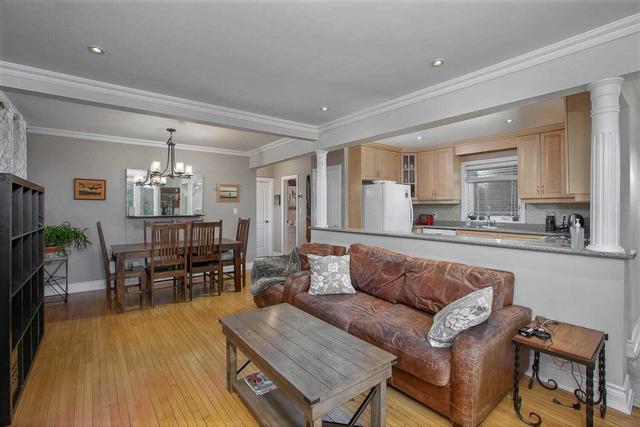 15 Glamis Ave, House detached with 2 bedrooms, 2 bathrooms and 4 parking in Toronto ON | Image 11