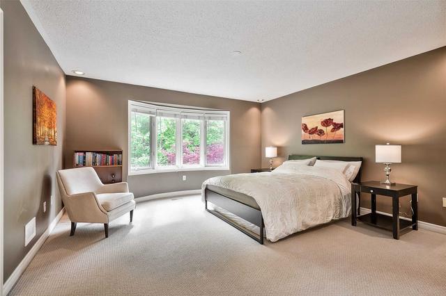 2132 Pinevalley Cres, House attached with 3 bedrooms, 3 bathrooms and 4 parking in Oakville ON | Image 7