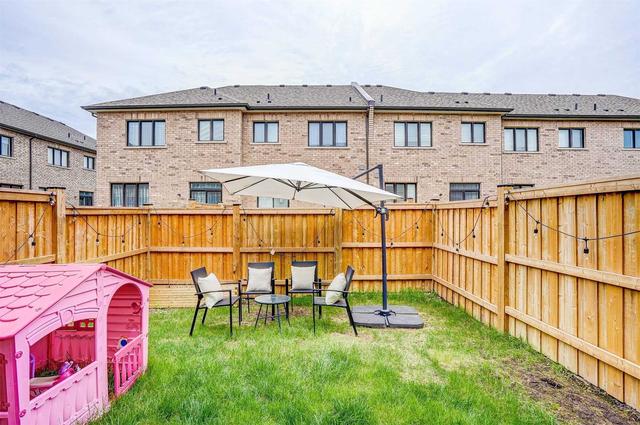 25 Collier Cres, House attached with 3 bedrooms, 4 bathrooms and 3 parking in Markham ON | Image 32