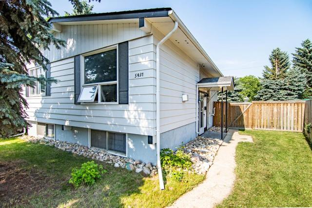 5931 61 Avenue, House detached with 2 bedrooms, 1 bathrooms and 2 parking in Red Deer AB | Image 3