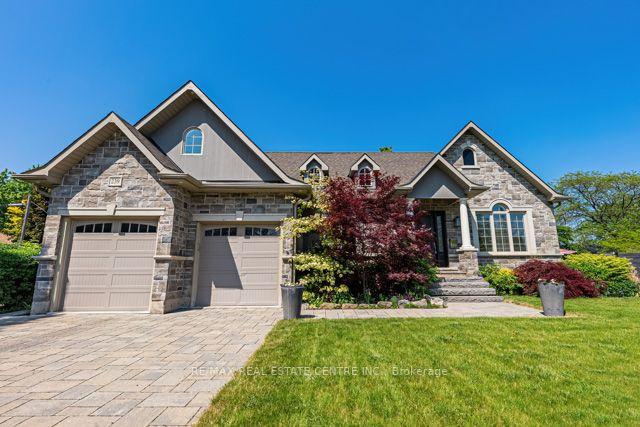 239 Kent Cres, House detached with 4 bedrooms, 4 bathrooms and 6 parking in Burlington ON | Image 1