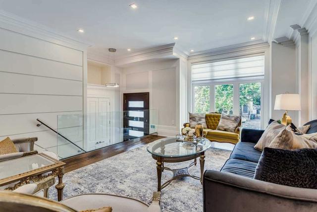 111 Castlewood Rd, House detached with 4 bedrooms, 5 bathrooms and 3 parking in Toronto ON | Image 35