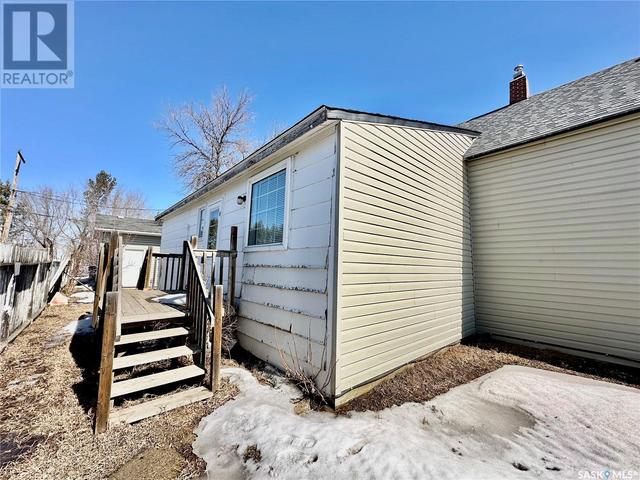 209 Main Street E, House detached with 4 bedrooms, 1 bathrooms and null parking in Langham SK | Image 7